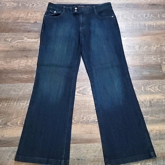 Brand NWT Eddie Bauer woman's jeans curvy fit size 10 bark blue color mint new - Picture 1 of 12